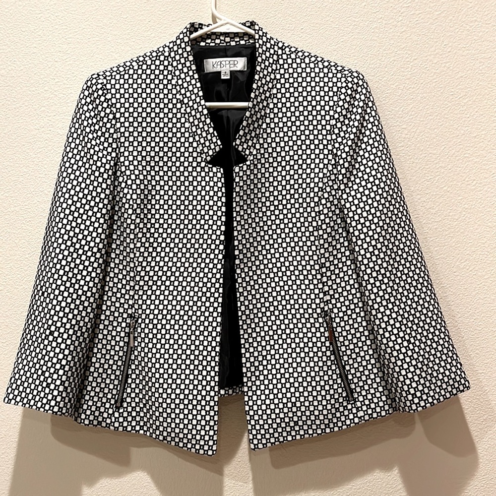 Kasper open front black and white jacket. Size 8